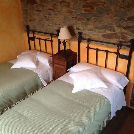 Casa De Aldea El Conceyu Affittacamere Navia Esterno foto