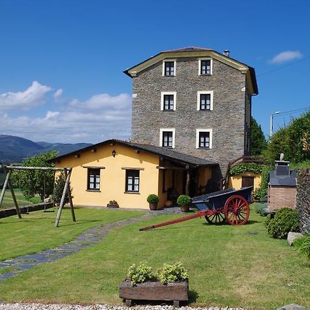 Casa De Aldea El Conceyu Affittacamere Navia Esterno foto