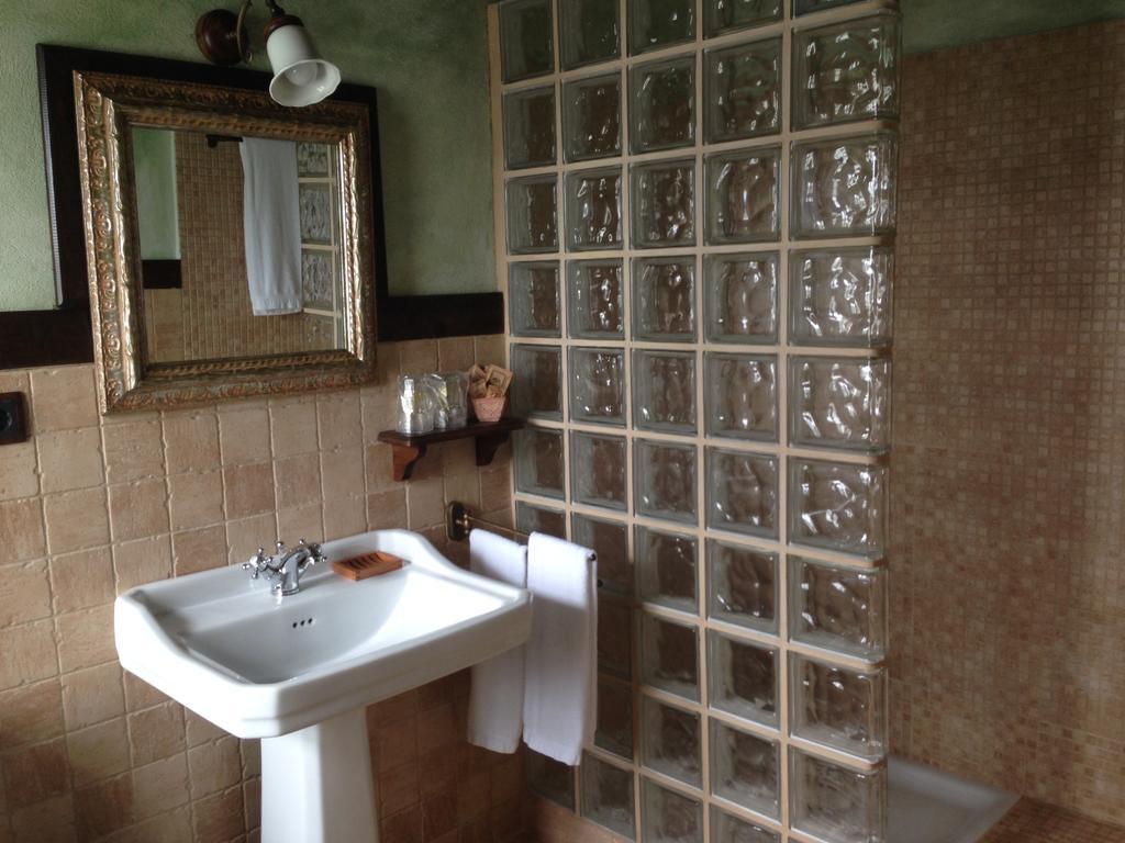 Casa De Aldea El Conceyu Affittacamere Navia Esterno foto