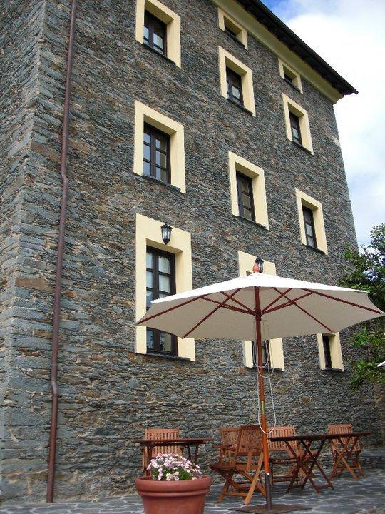 Casa De Aldea El Conceyu Affittacamere Navia Esterno foto